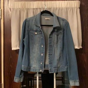 ⭐️ Cute Denim Jacket Size L